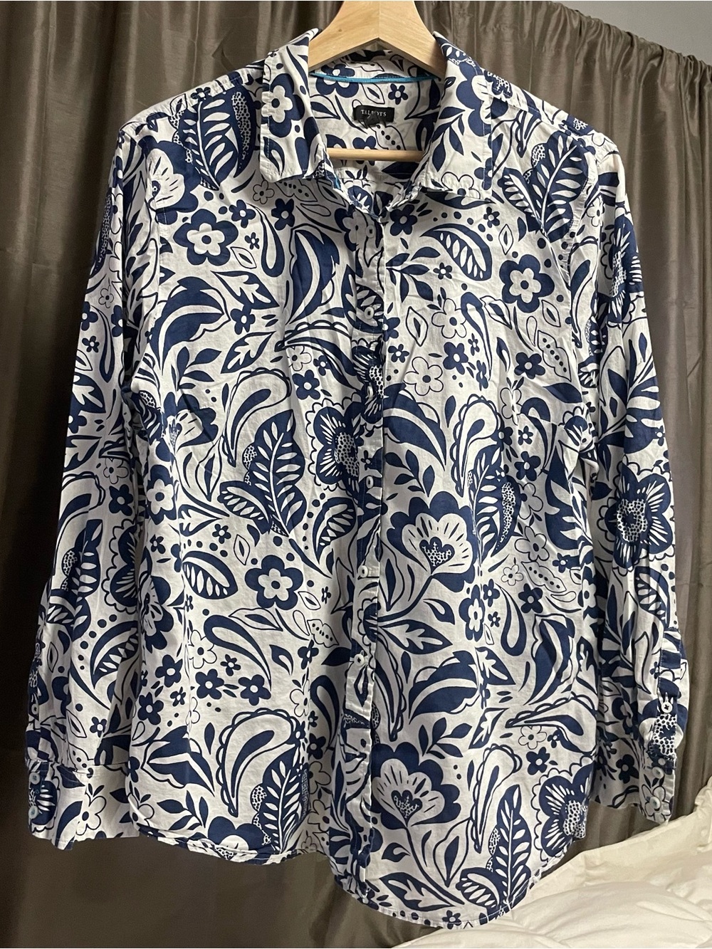 Talbots Navy and White Floral Button-Up Shirt xl